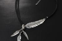 Vintage Feather Choker Necklace