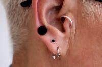 Magnetic Fake Ear Plugs - Sleek Black Circle Plugs