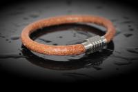 Rustic tan with Geometric steel wire clasp