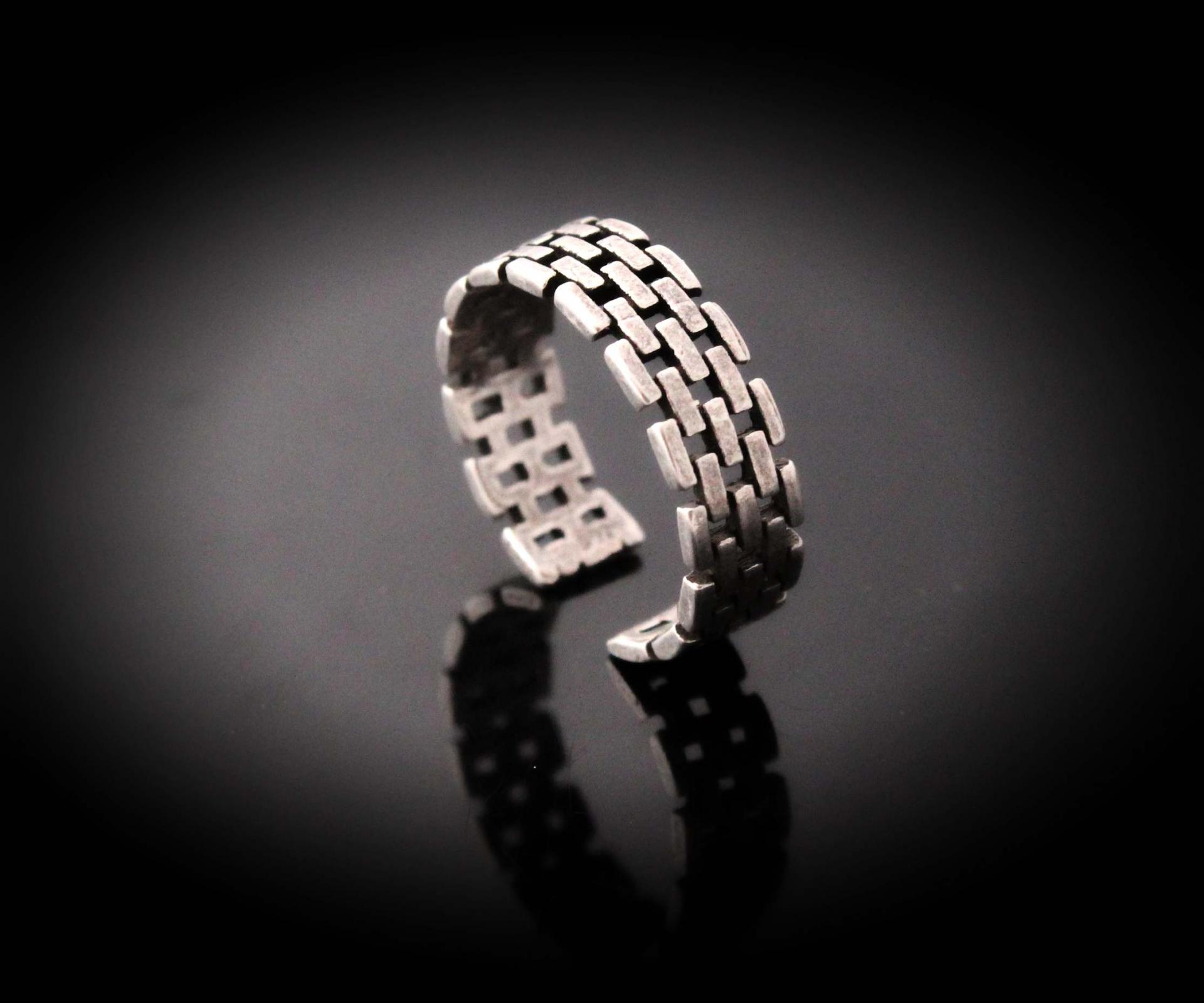 Adjustable Ring - Geometric Wall Design - Stainless Steel