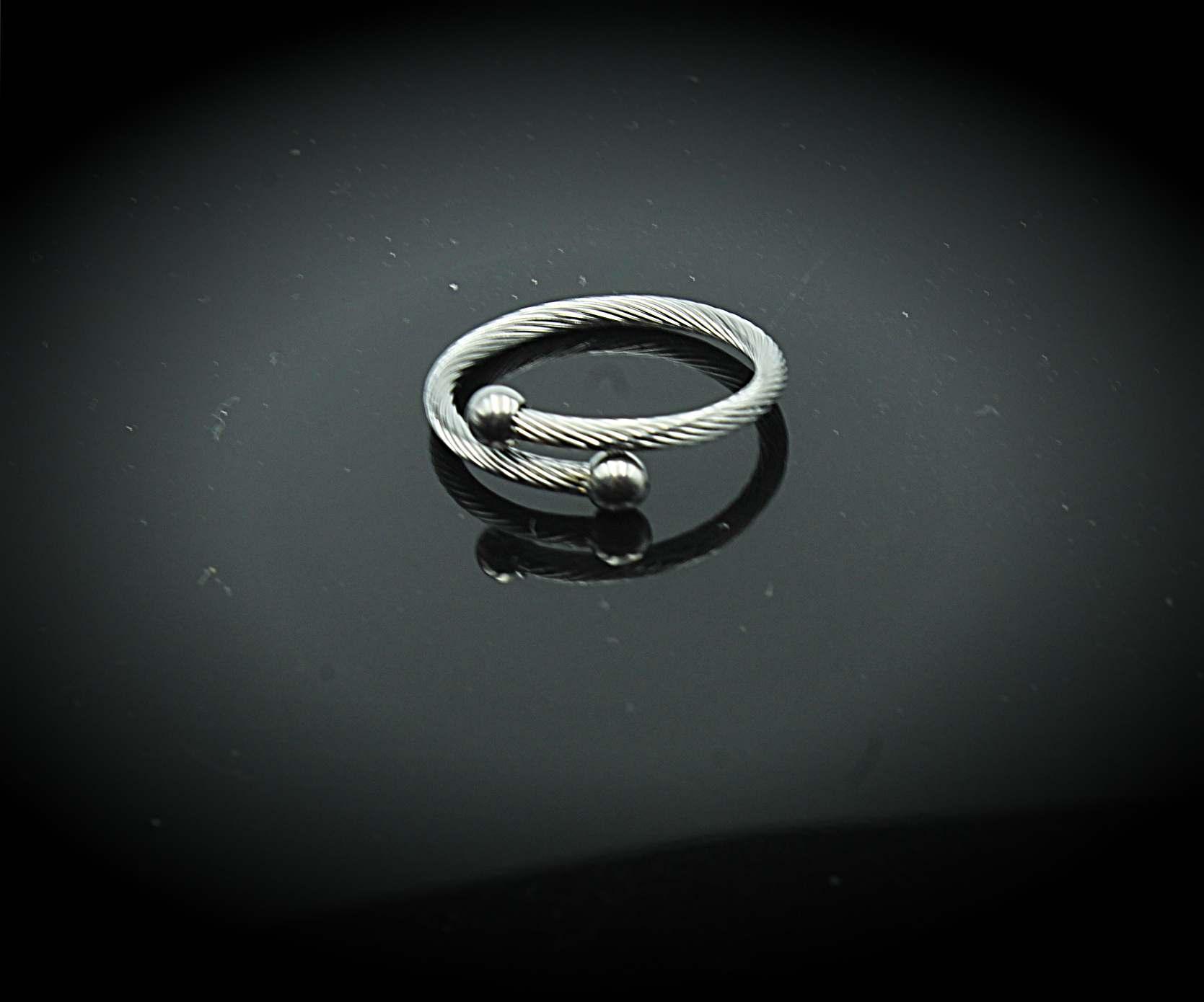 stainless steel ring that adjusts to fit