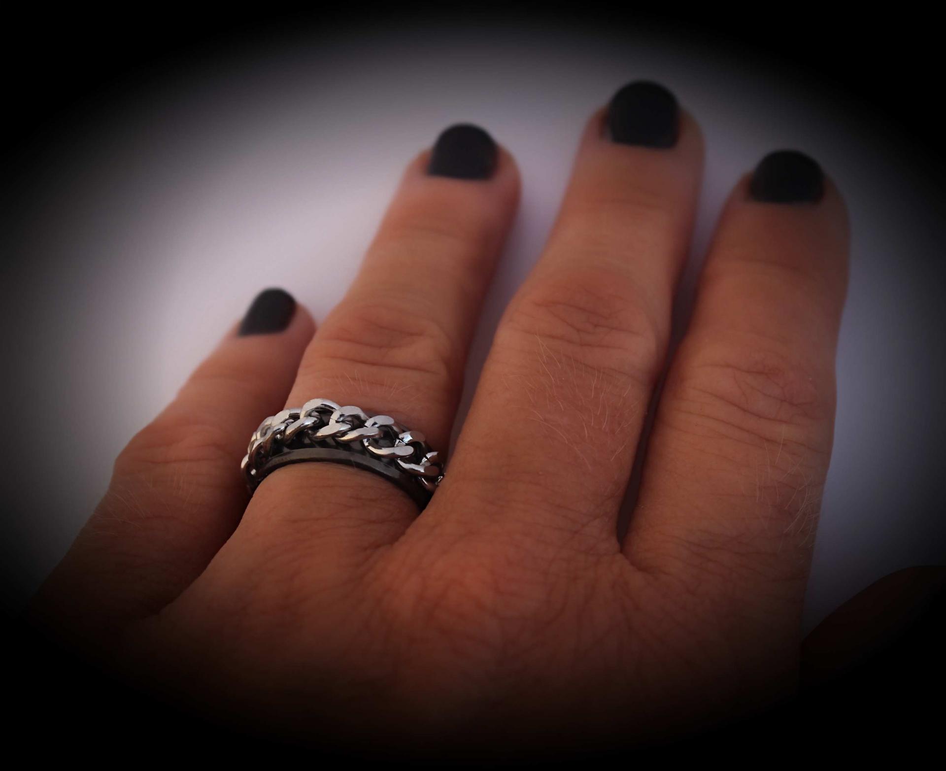 Black Stainless Steel  Chain Ring - Unisex