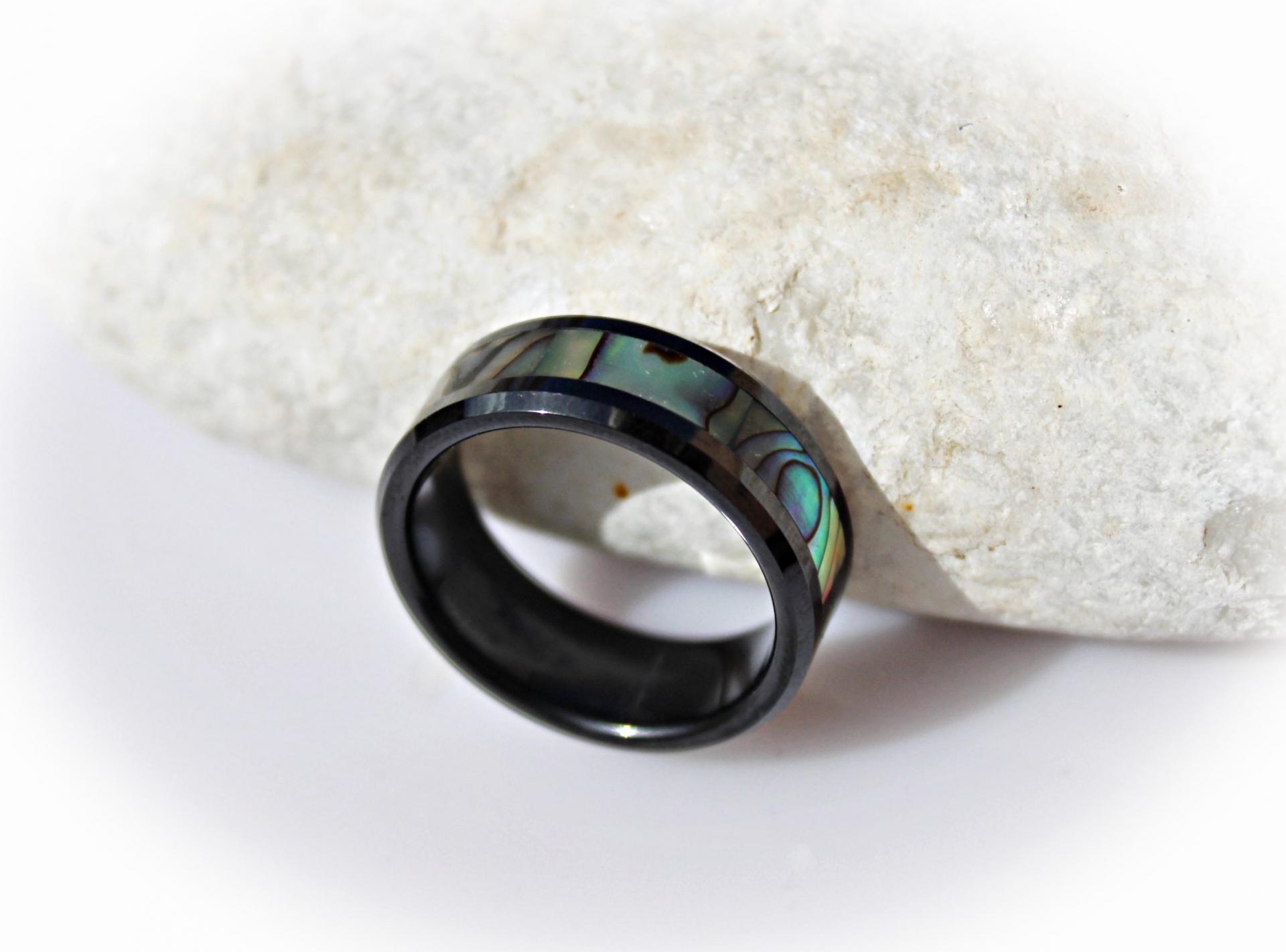 Tungsten Ring in Black With Shell Design