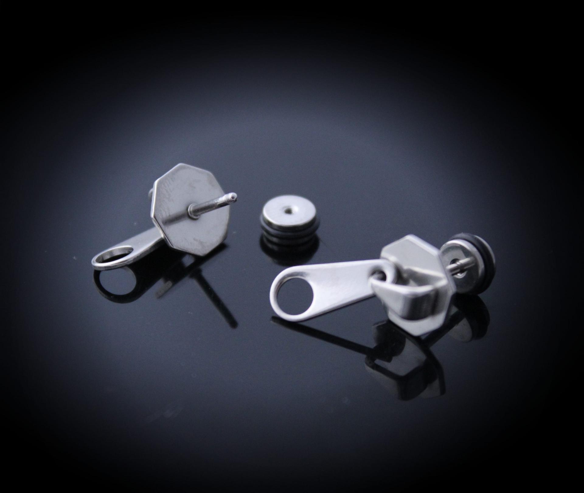 Fake Ear Plug Ear Stretcher - Zipper Style