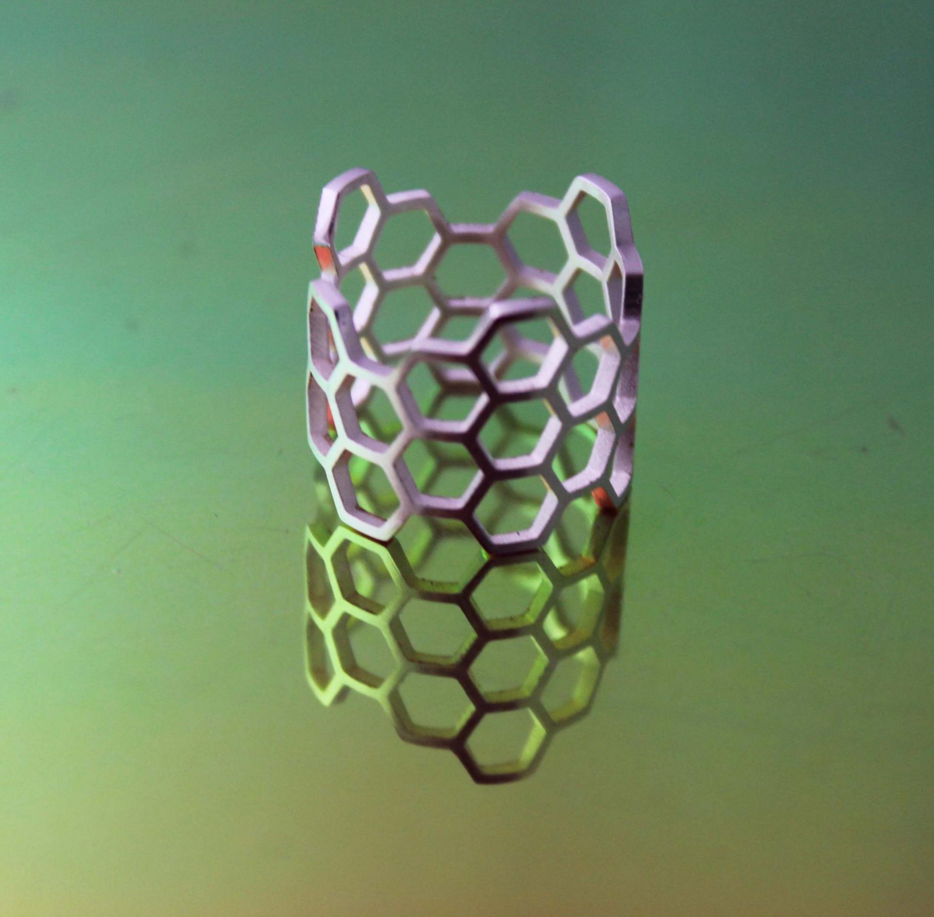 Geometric Honeycomb Design Adjustable Ring