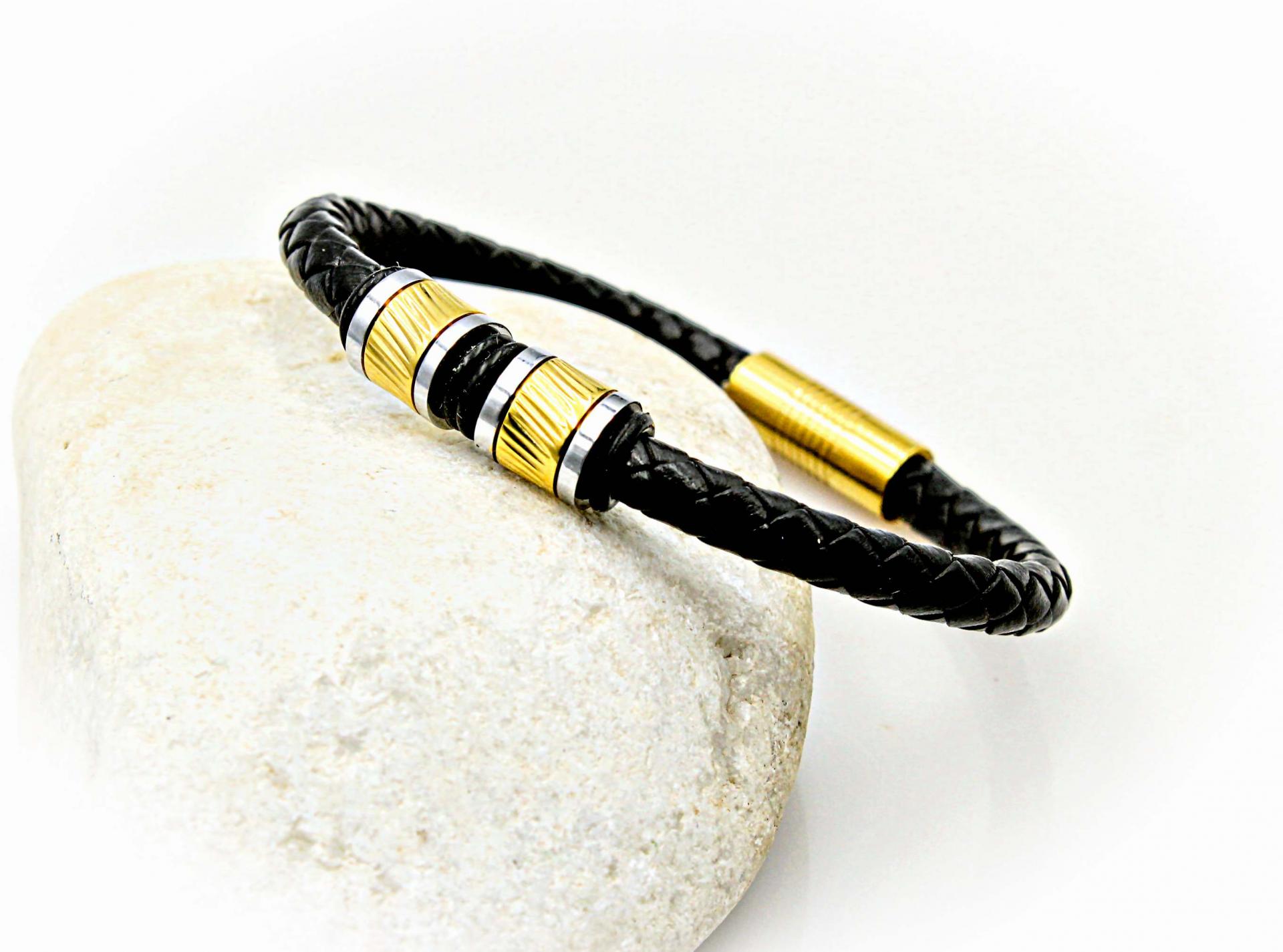 Gold Polished Stripe Bead Leather Bracelet