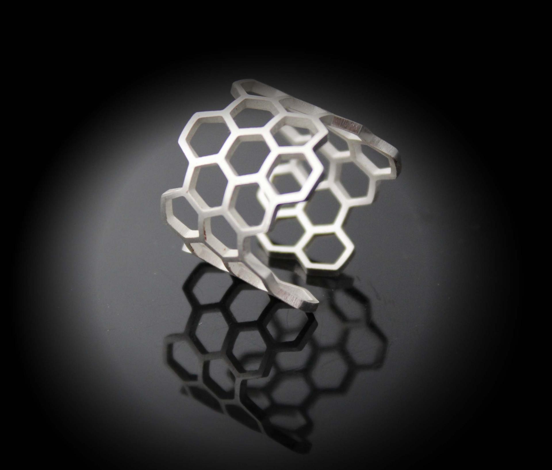 Geometric Honeycomb Design Adjustable Ring