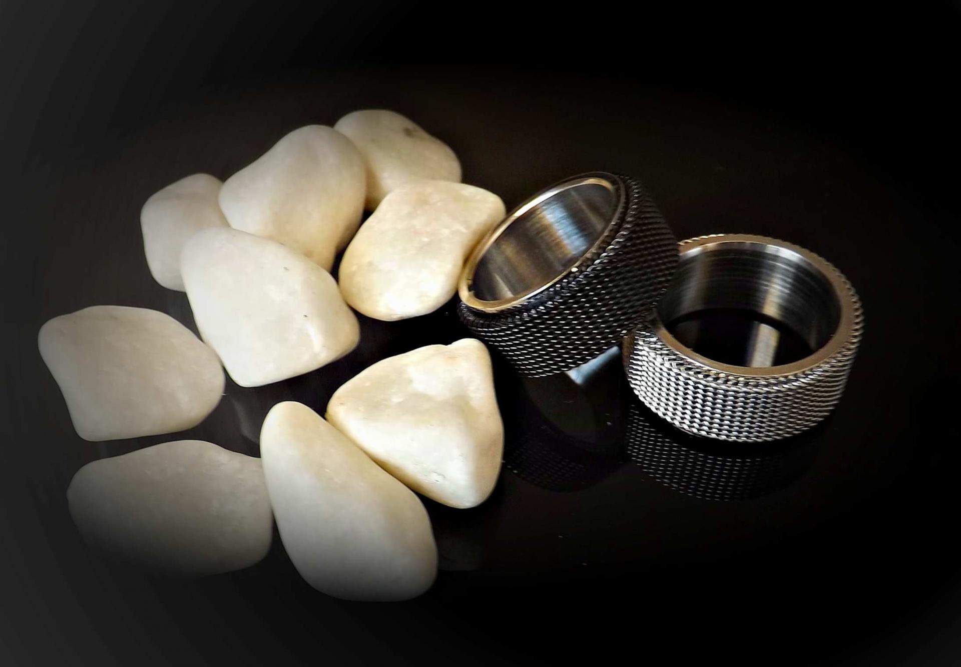 Mesh Ring Black or Silver Stainless Steel - Unisex