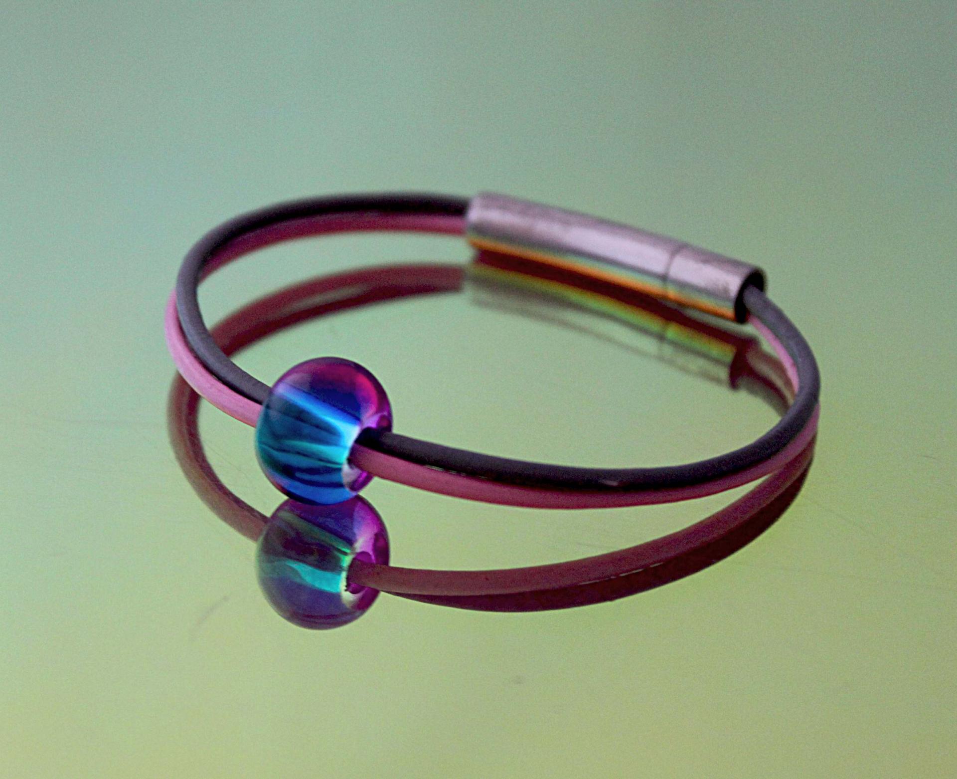 Chic Pink & Grey leather Bracelet with Bright Captive Bead
