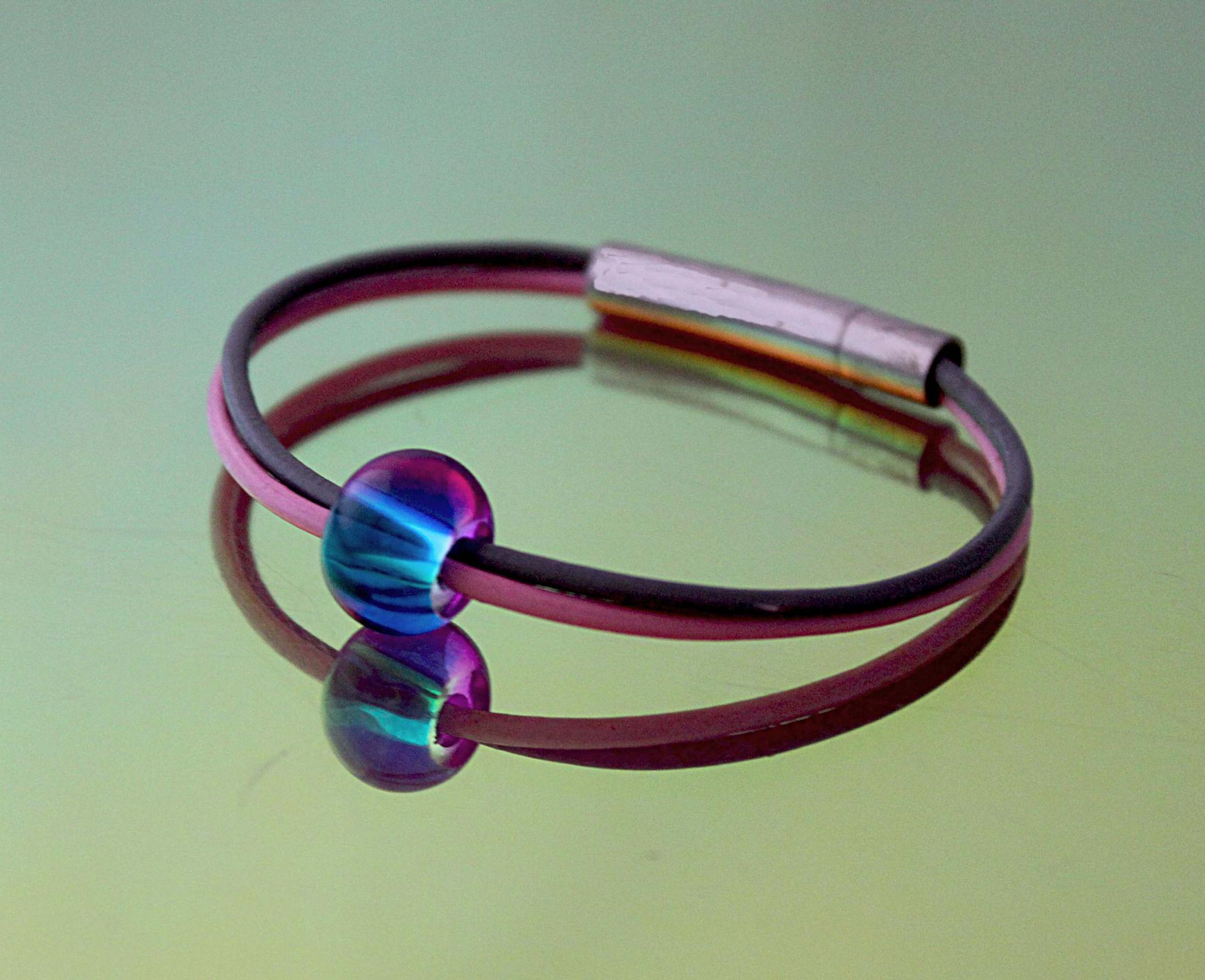 Chic Pink & Grey leather Bracelet with Bright Captive Bead