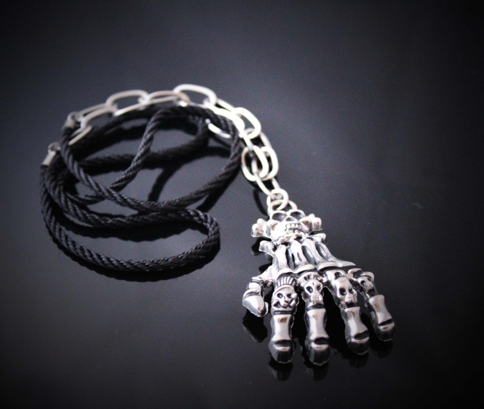 Vintage Punk Skull Hand Necklace