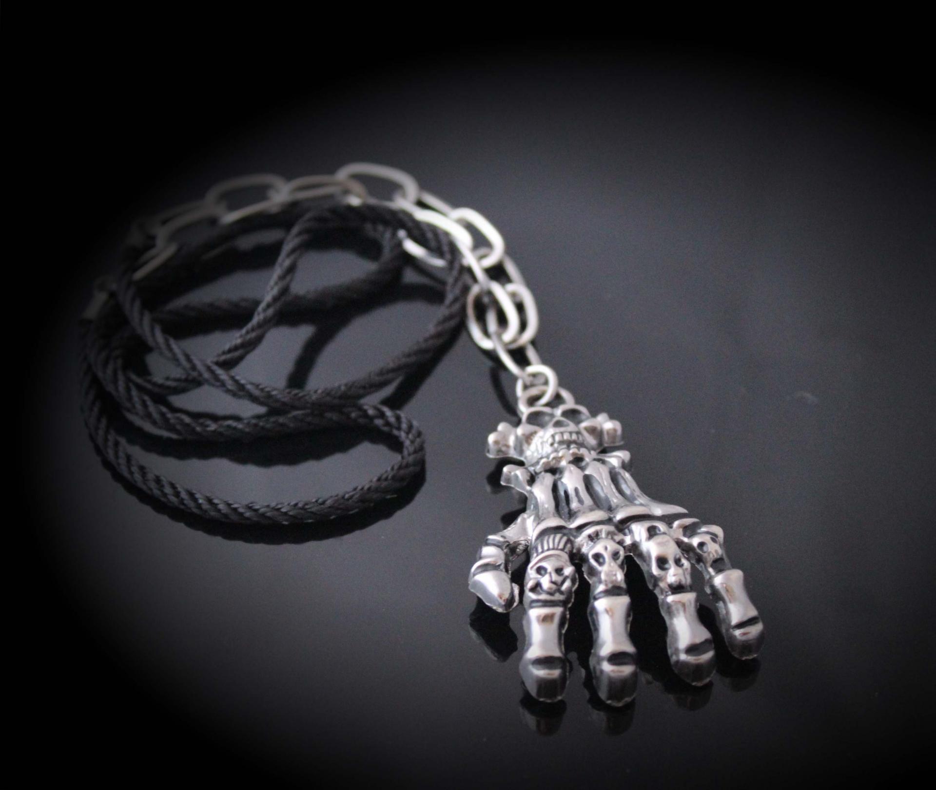 Vintage Punk Skull Hand Necklace