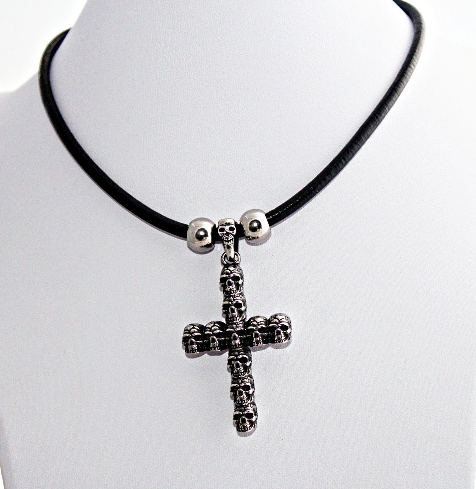 Vintage Skull and Cross Leather Choker