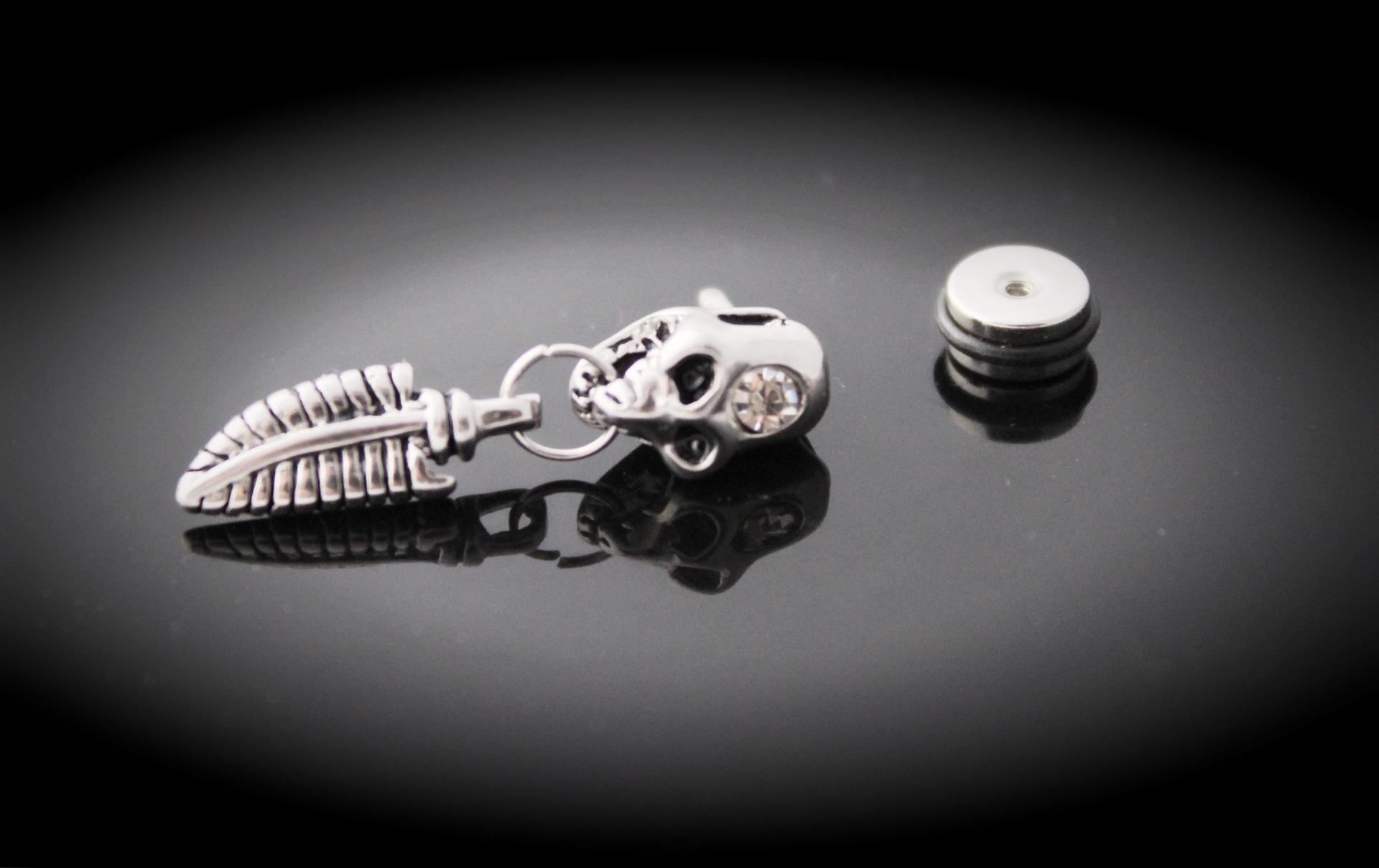 Fake Ear Plug Ear Stretcher - Retro Skull Crystal With Dangle Feather