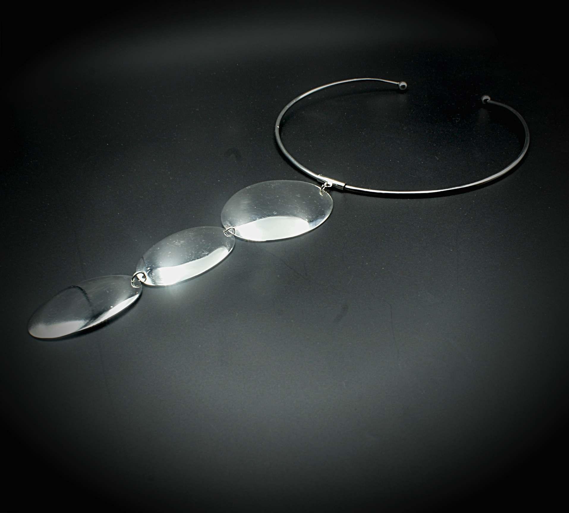 Triple Oval Circle Statement Torque Choker