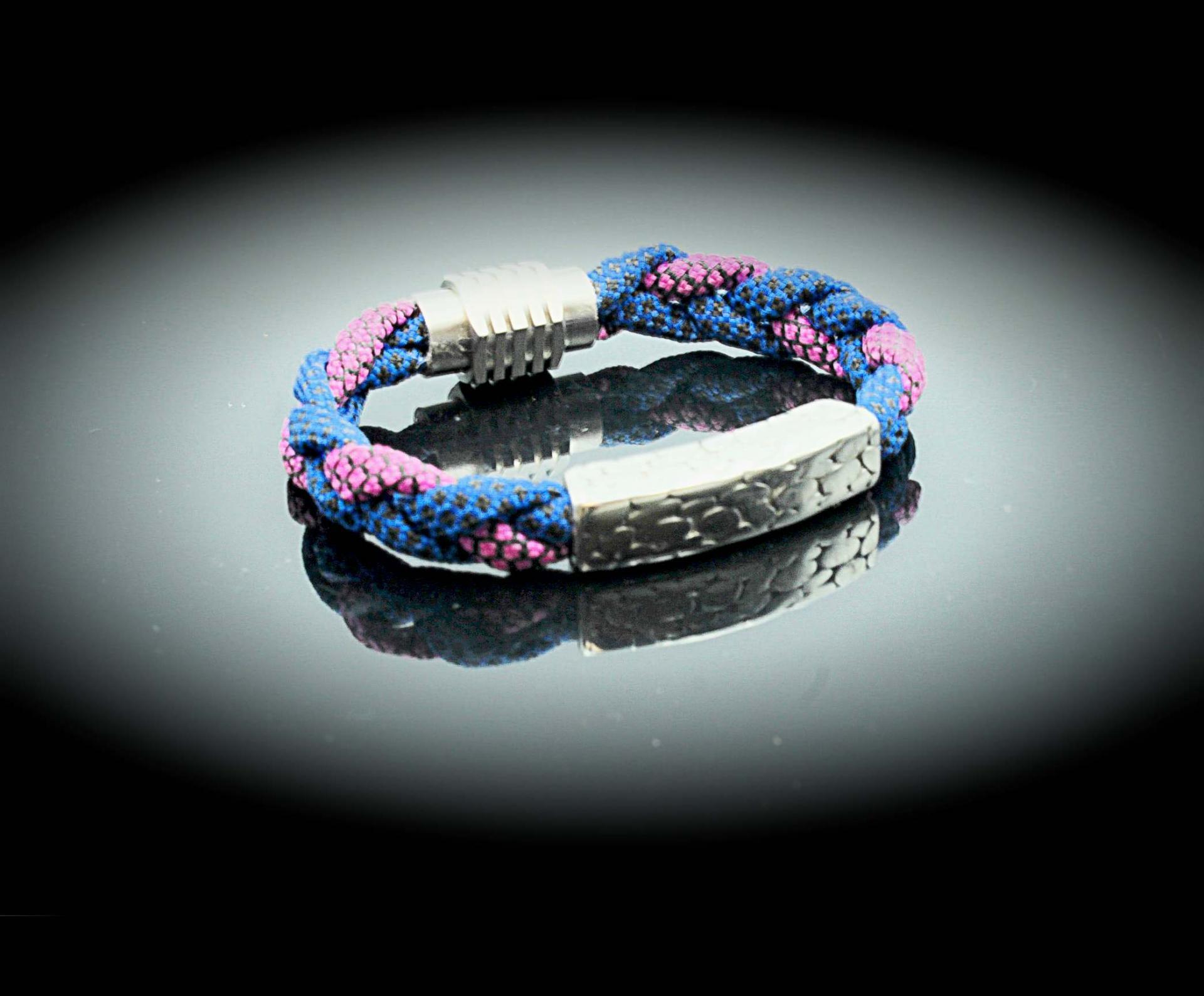 Plaited Crocodile Paracord Bracelet