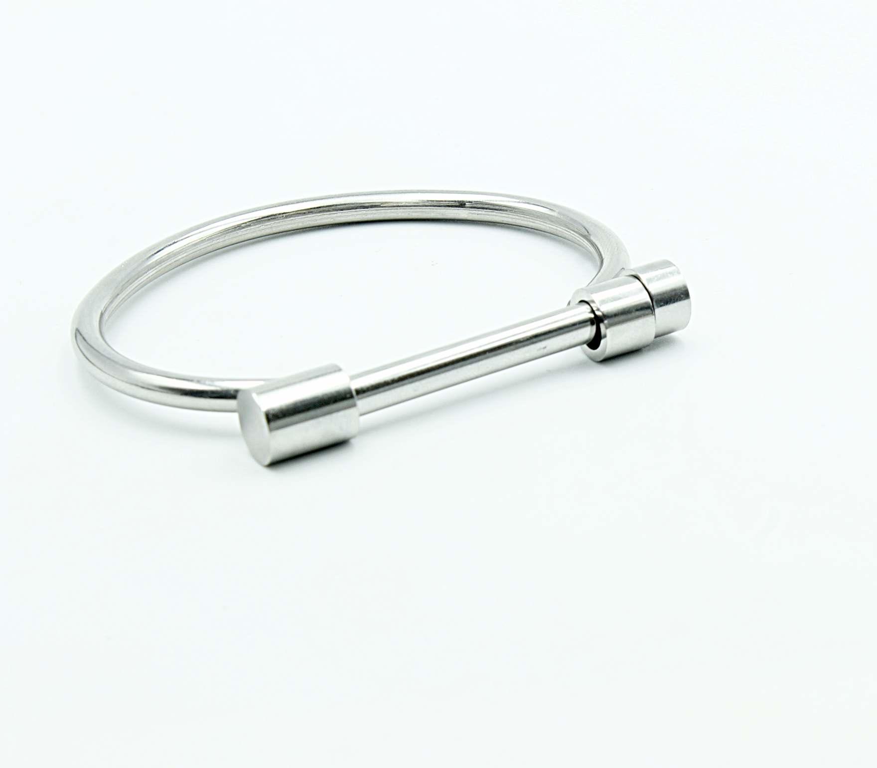 Shackle Bangle Stainless Steel