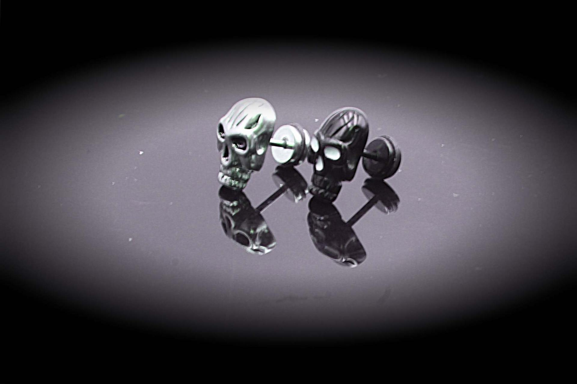 Wicked Skull Labrets Black Or Silver