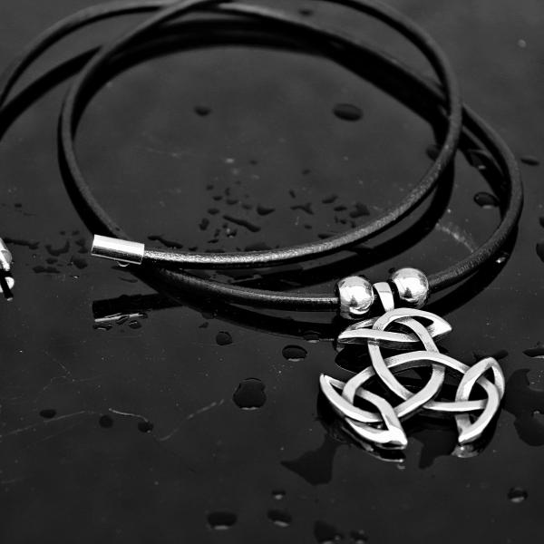 Geometric Triquetra Trinity Knot Stainless Steel Choker