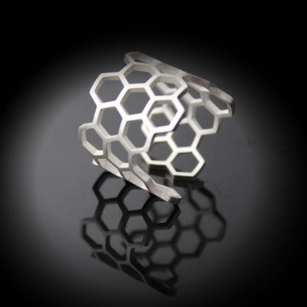 Geometric Honeycomb Design Adjustable Ring