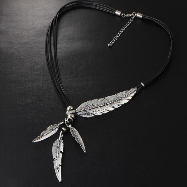 Vintage Feather Choker Necklace