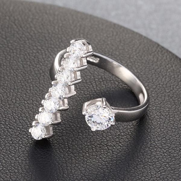 Geometric Unusual Design Bar Ring With Crystals