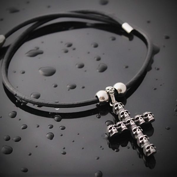 Vintage Skull and Cross Leather Choker