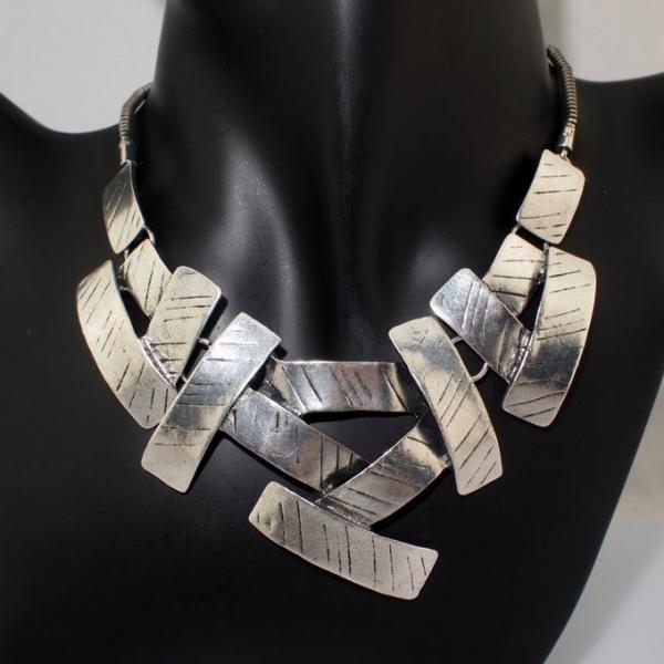 Geometric Choker Necklace with Attitude